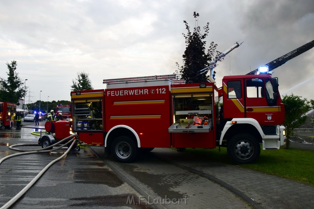 Grossbrand Halle Troisdorf Kriegsdorf Junkersring P158.JPG - Miklos Laubert